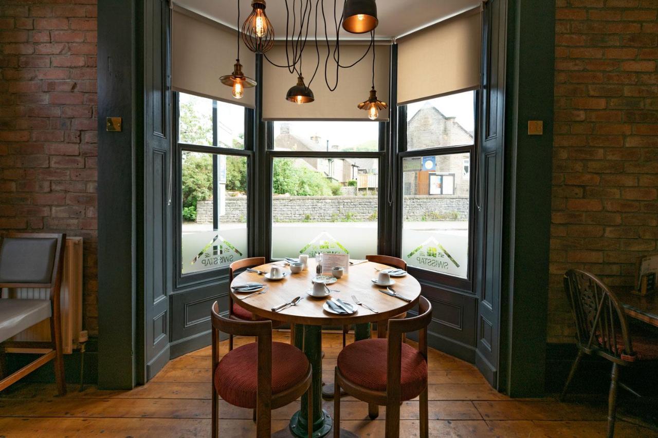 Swiss House B&B キャッスルトン エクステリア 写真