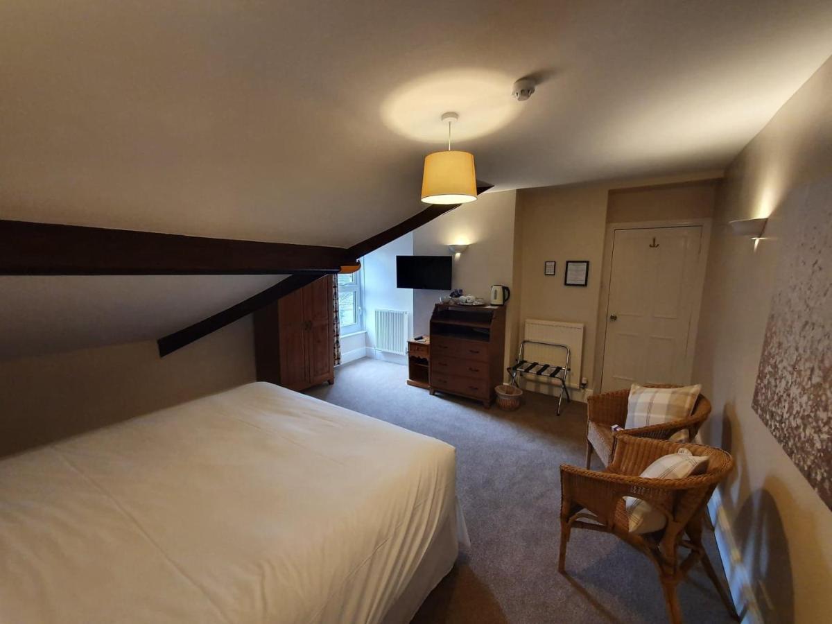 Swiss House B&B キャッスルトン エクステリア 写真