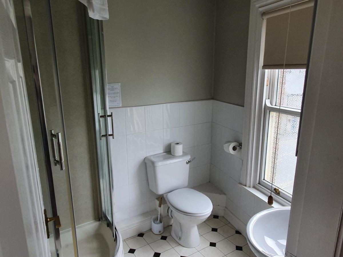 Swiss House B&B キャッスルトン エクステリア 写真