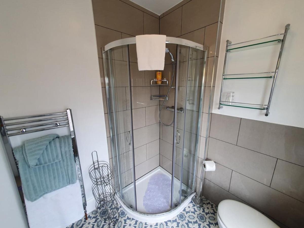Swiss House B&B キャッスルトン エクステリア 写真